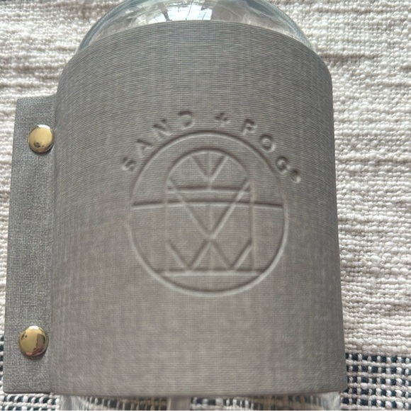 Tan Bath Accessory Glass Soap holder with sleeve decoration holds 15.7 ounces - Picture 2 of 6